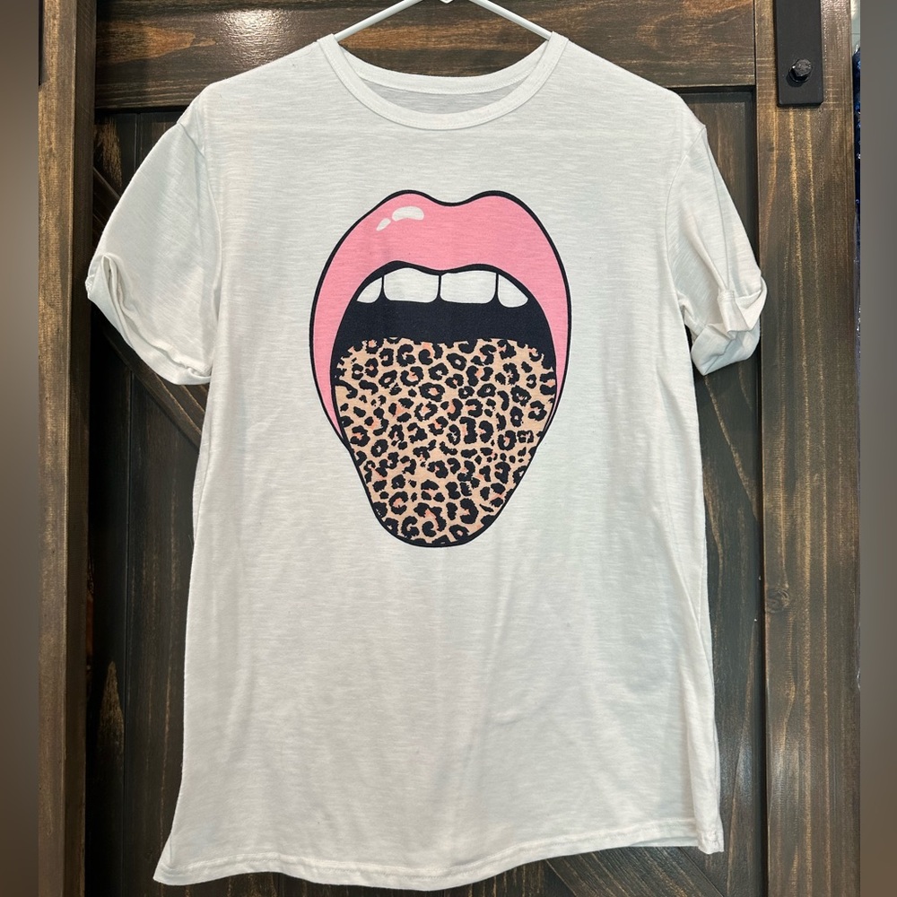 Women’s Mouth with cheetah print tongue T-shirt